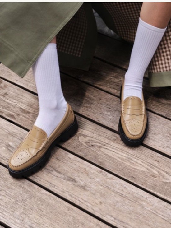 G.H. Bass & Co. Shoes - NEW G.H. Bass & Co. Weejuns Whitney Wingtip Tan Leather Lug Sole Penny Loafers